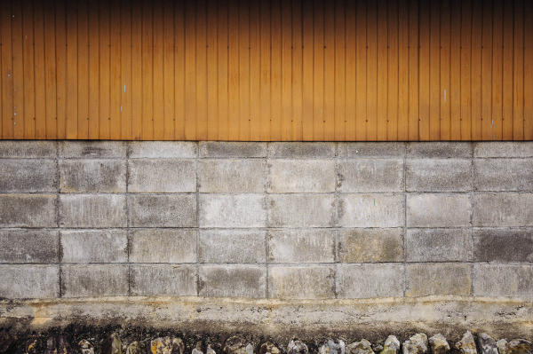 A cinderblock wall